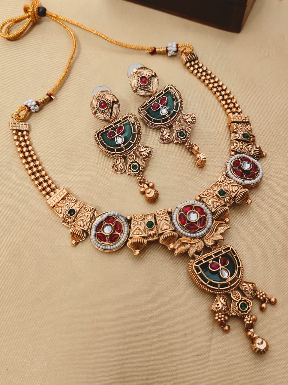 Beautiful Premium Quality Gold Plated Heritage Matt Chokker With Beautiful Earrings….